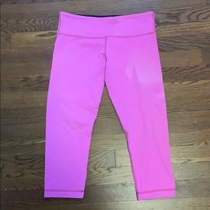 Lululemon bright pink cropped leggings